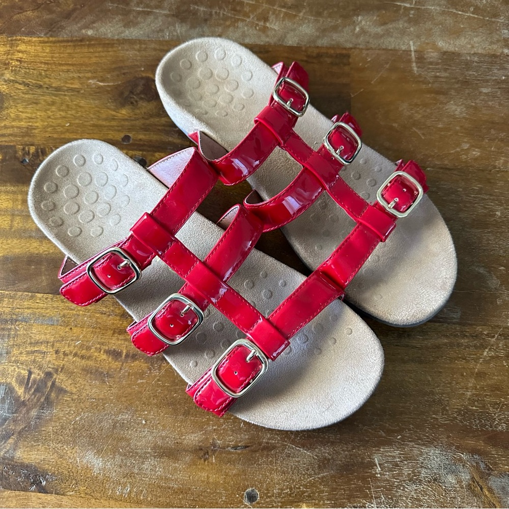Vionic Misa red patent leather comfort sandals flats size 9